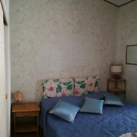 Alma House Semesterbostad *