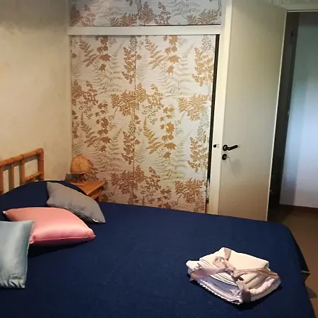 Semesterbostad Alma House *